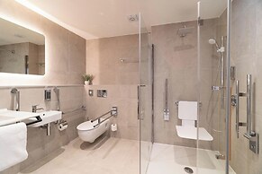 PREMIER SUITES Edinburgh Fountain Court