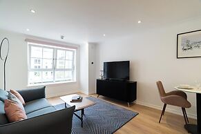 PREMIER SUITES Edinburgh Fountain Court