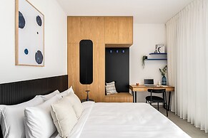 Mate GEORGE - By HOMY