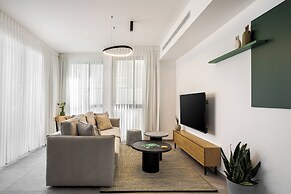 Mate GEORGE - By HOMY