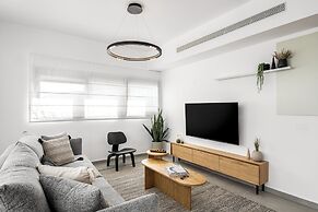 Mate GEORGE - By HOMY