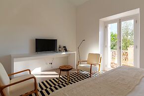 Cenoura-Brava Villas & Suites.