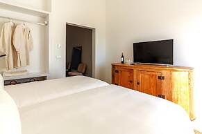 Cenoura-Brava Villas & Suites.