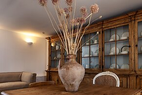 Cenoura-Brava Villas & Suites.