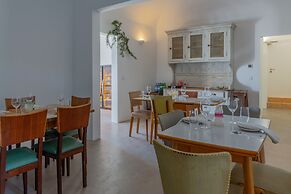Cenoura-Brava Villas & Suites.