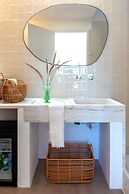 Cenoura-Brava Villas & Suites.