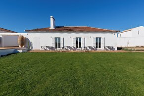 Cenoura-Brava Villas & Suites.