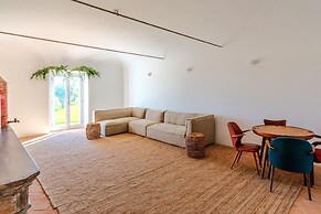 Cenoura-Brava Villas & Suites.