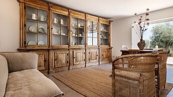 Cenoura-Brava Villas & Suites.