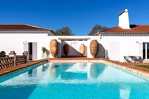 Cenoura-Brava Villas & Suites.