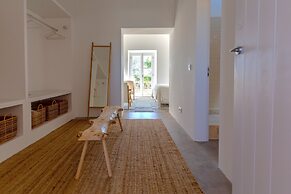 Cenoura-Brava Villas & Suites.