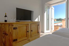 Cenoura-Brava Villas & Suites.