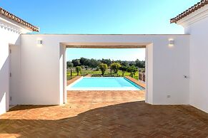 Cenoura-Brava Villas & Suites.