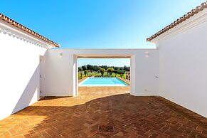 Cenoura-Brava Villas & Suites.