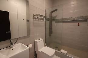 Luxury 5BD Loft in Prime Location