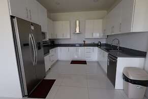 Luxury 5BD Loft in Prime Location
