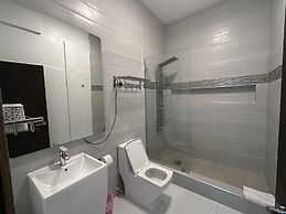 Luxury 5BD Loft in Prime Location