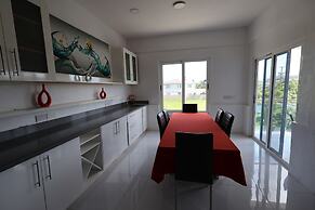 Luxury 5BD Loft in Prime Location