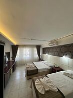Eras Hotel
