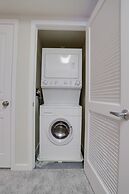 Nice 2BR Condo at Pentagon City