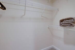 Nice 2BR Condo at Pentagon City