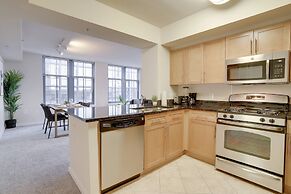 Nice 2BR Condo at Pentagon City