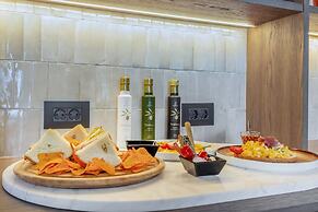 ACRO Upscale Residences