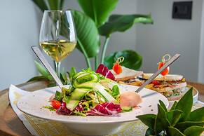 ACRO Upscale Residences