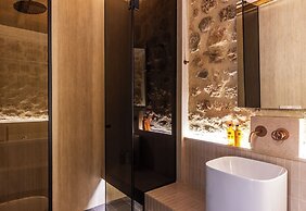 ACRO Upscale Residences