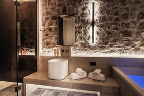 ACRO Upscale Residences