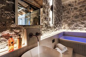 ACRO Upscale Residences