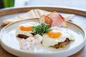 ACRO Upscale Residences