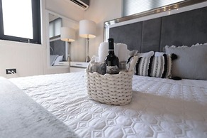 The Good Vibes House