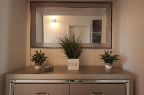 The Good Vibes House