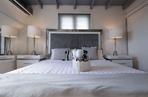 The Good Vibes House