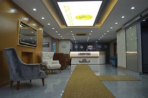 Quars Garden Hotel