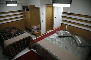 Quars Garden Hotel