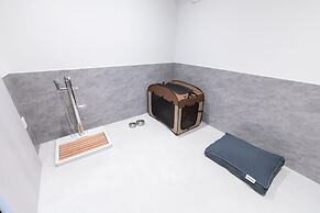 ONE WORLD Sakaisuji Hommachi