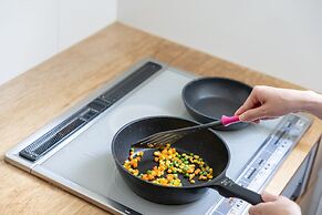 ONE WORLD Sakaisuji Hommachi