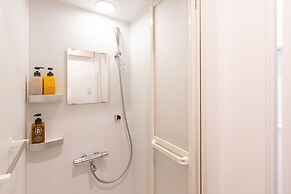 ONE WORLD Sakaisuji Hommachi