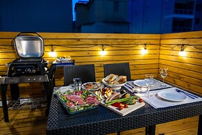 ONE WORLD Sakaisuji Hommachi