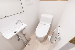 ONE WORLD Sakaisuji Hommachi