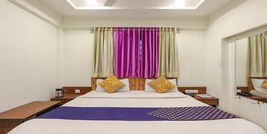 Everest Hotel