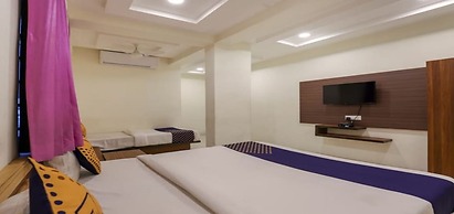 Everest Hotel