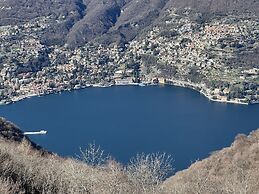 Capanna Cao Como Lake