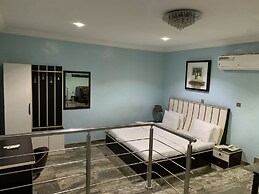 Islanders Lounge and Hotel