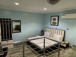 Islanders Lounge and Hotel