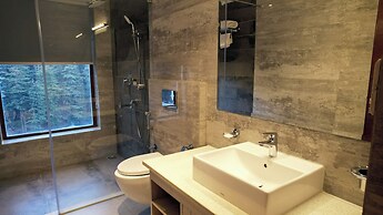 The Jungle Mountain Retreat