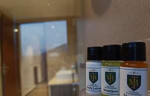 The Jungle Mountain Retreat