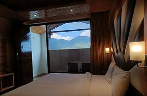 The Jungle Mountain Retreat